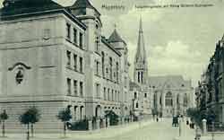 Blick in die Falkenbergstraße mit König Wilhelm-Gymnasium um 1911